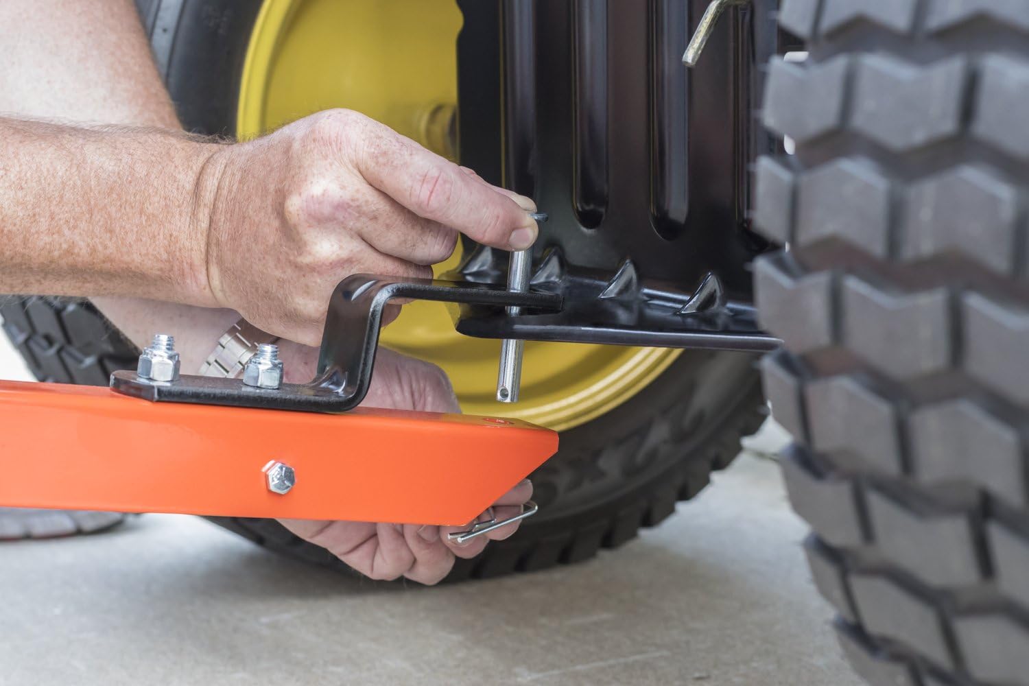 Agri-Fab 45-0543 Tow-Behind 100 lb Lawn & Garden Spiker Seeder Spreader - Image 55