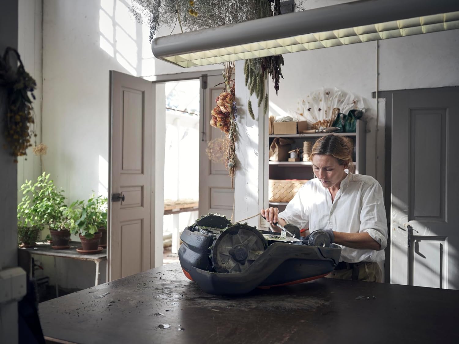 Husqvarna 440iQ Robotic Lawn Mower, 2 Acre, Wire-Free, Charging Station - Image 3