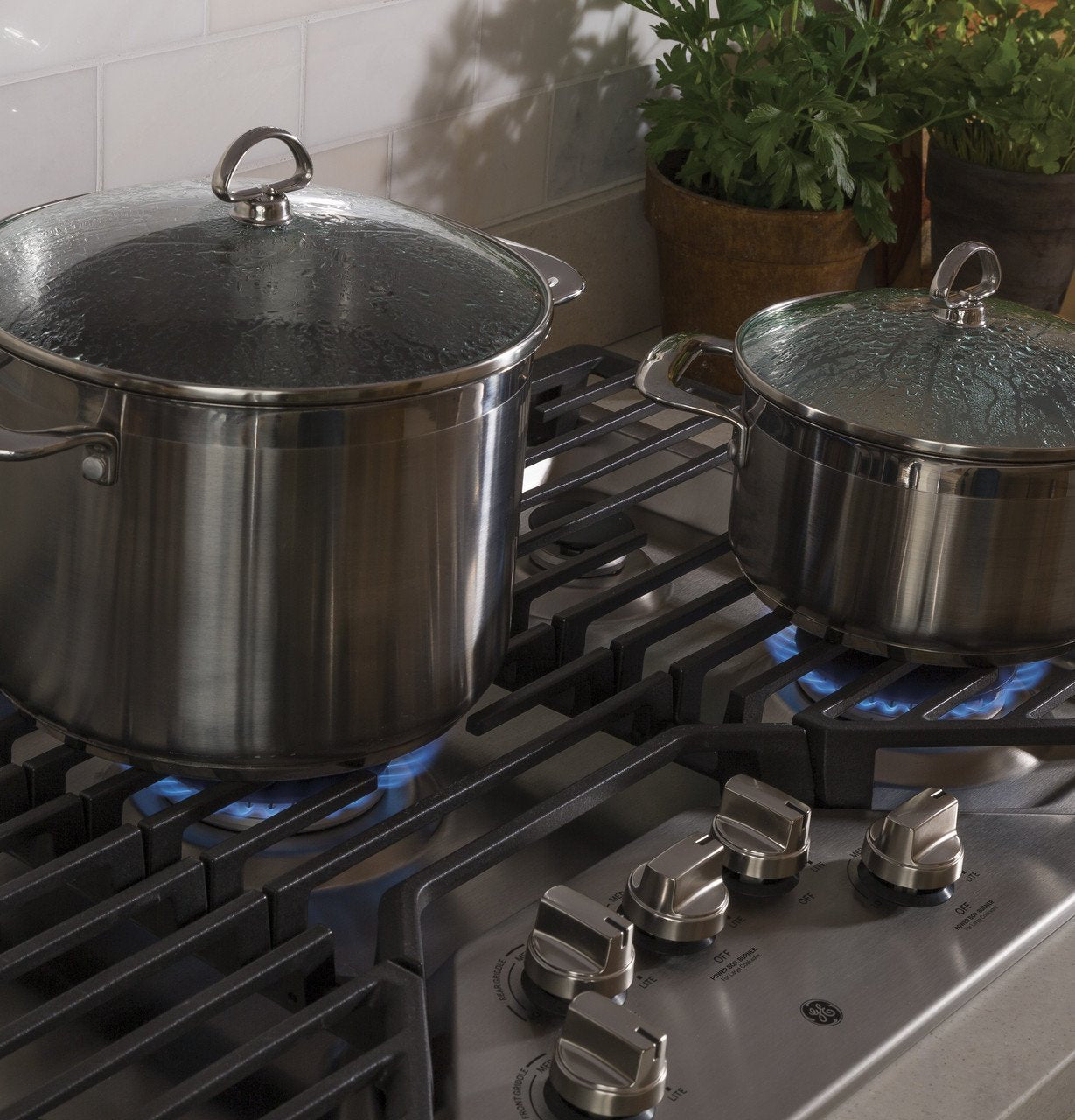 36 In. 5 Burners Gas Range - Image 10