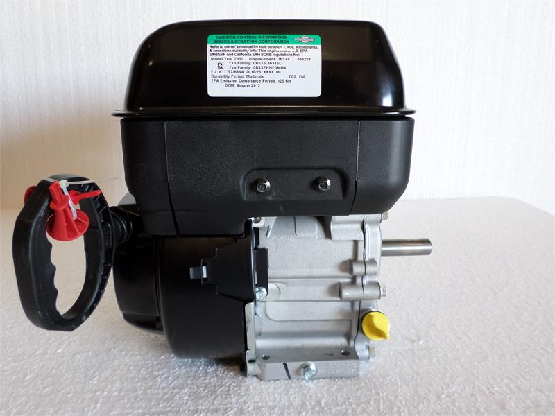 Briggs & Stratton Horizontal Snow Engine 7.5 TP 3/4" X 2-27/64" # 10D132-0115 - Image 2